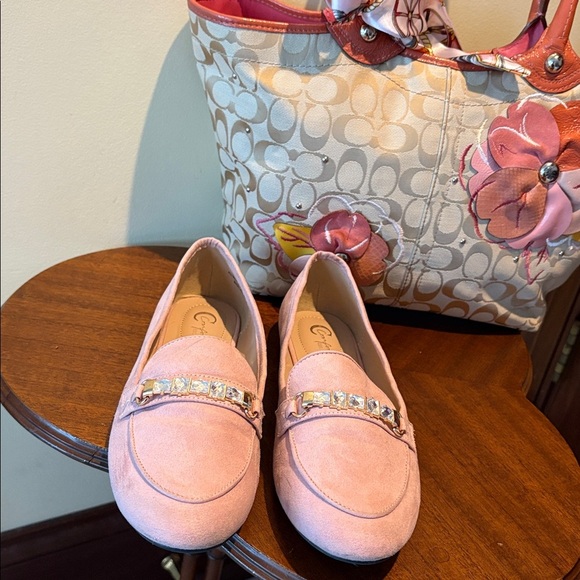 C EST 1946 suede shoes  women’s Sz 9 pink  flats  rhinestone trim  man-made sole - Picture 1 of 11